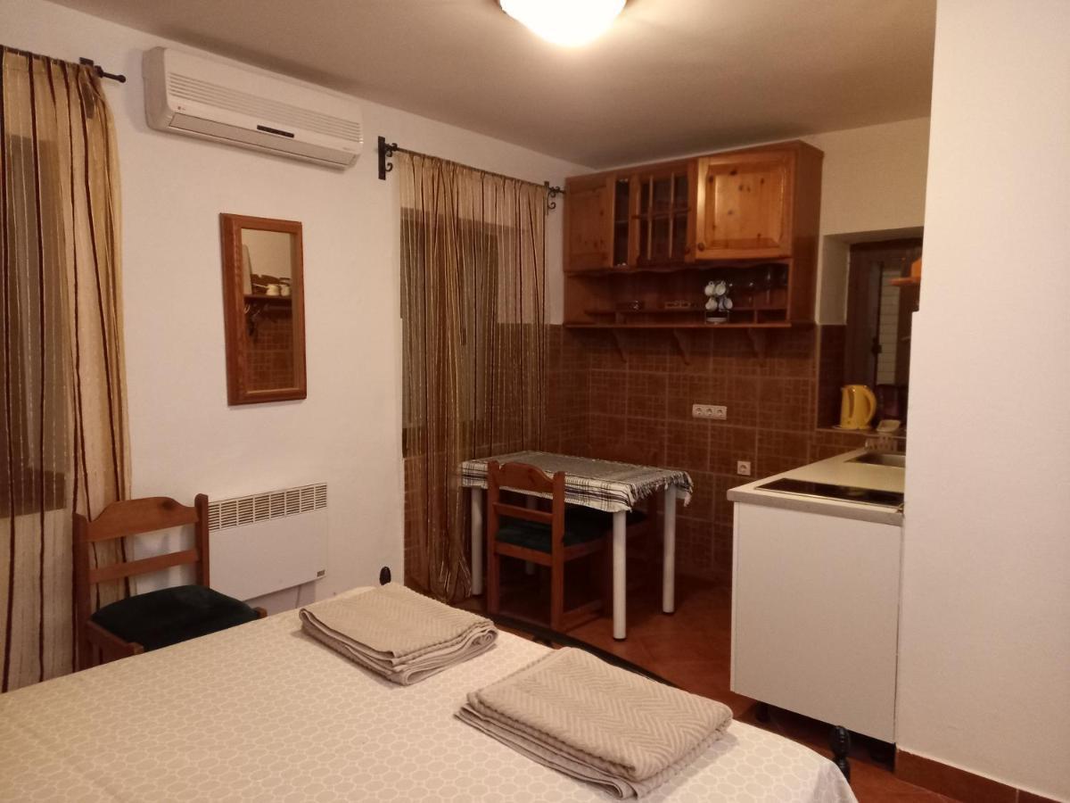 Apartment Katarina Рисан Екстериор снимка